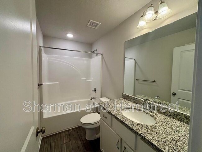 Building Photo - 1101 Clareton Dr
