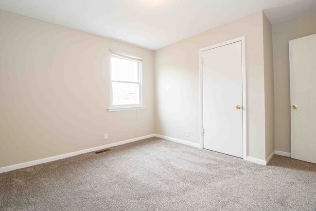 Building Photo - 808 Helton Dr