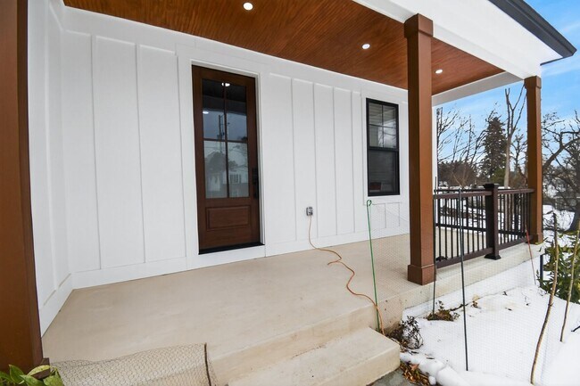 Building Photo - Spacious New Build in Quiet Silver Spring - Available Now