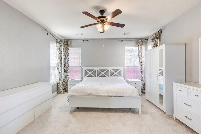 Building Photo - 2500 Charolais Ct