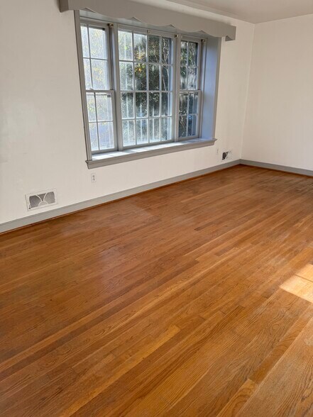 Building Photo - 1507 Westshire Ln