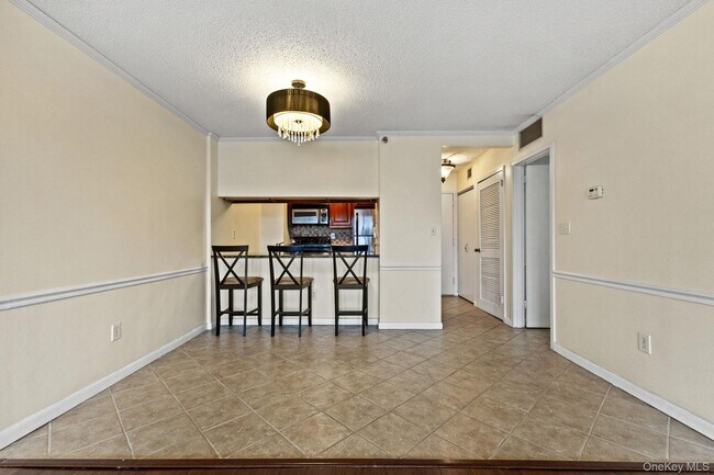 Building Photo - 25 Rockledge Ave