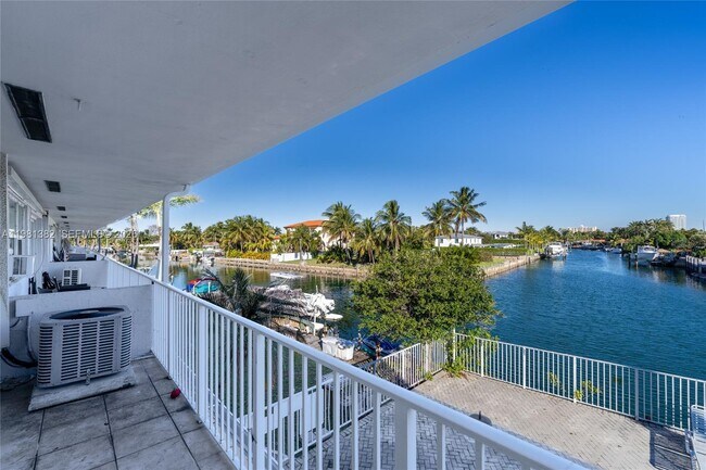 Building Photo - 2225 NE 123rd St