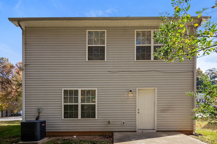Building Photo - 2618 Marmac Rd