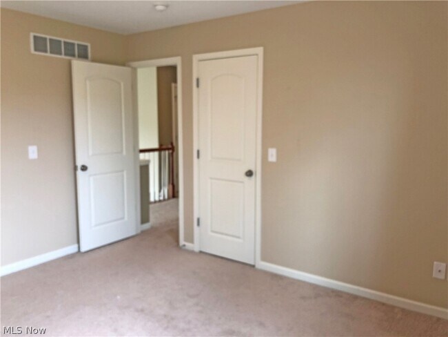 Building Photo - 3696 Kenway Blvd