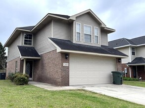 Building Photo - 241 Shadow Ct SW