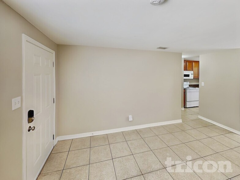 Building Photo - 5024 S 85th St