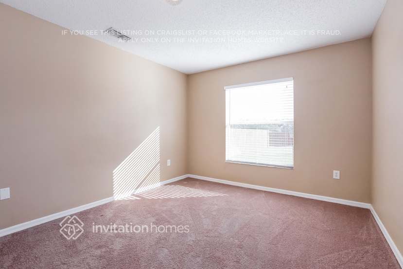 Building Photo - 336 Royal Ridge Dr
