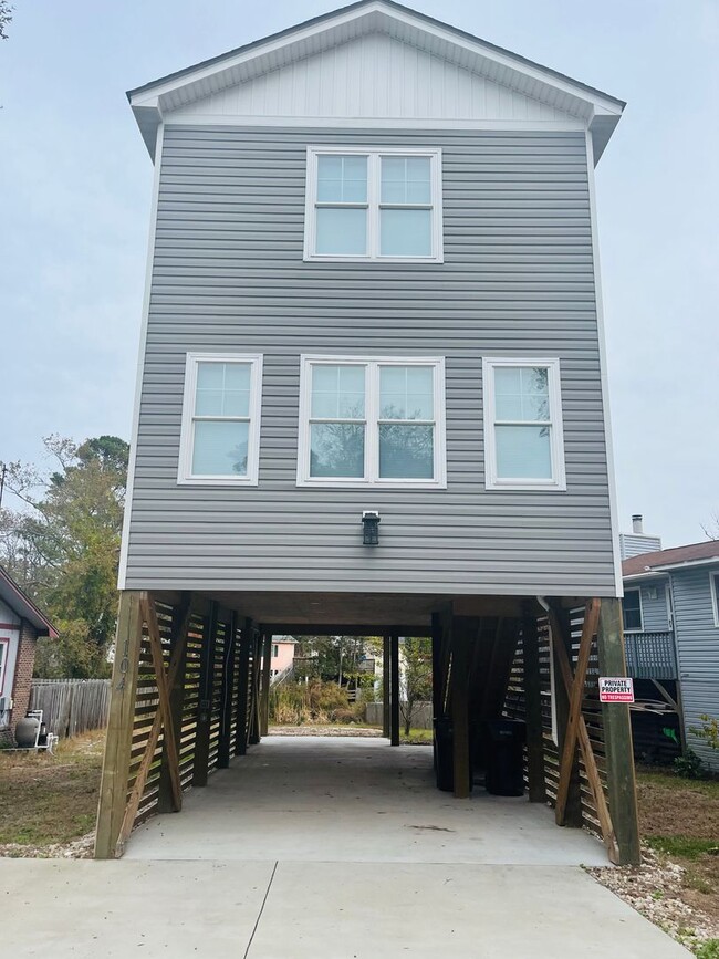 Building Photo - Outer Banks 4 Bedroom Year Round Rental