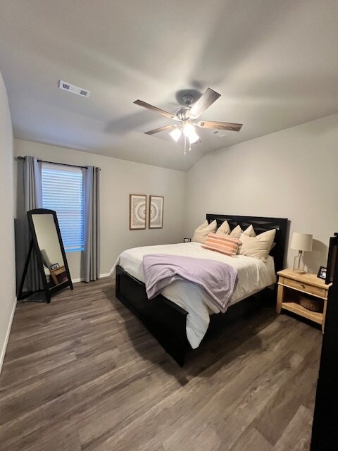 Primary suite - could fit a king! - 2472 N Raven Ln