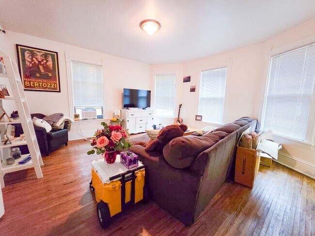 Building Photo - 1335 Rutledge St