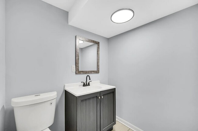 Building Photo - 627 W 43rd Pl