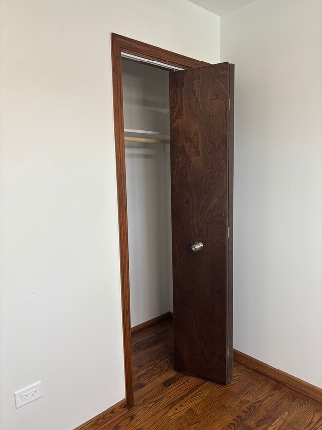 Building Photo - 4801 S Kolin Ave