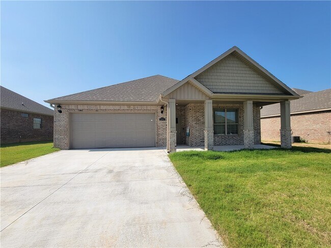 Building Photo - 1041 E Skyline Lp