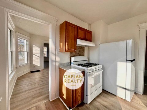 Building Photo - 104 Webster St