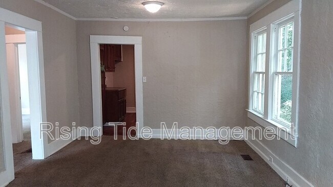 Building Photo - 701 84th St S