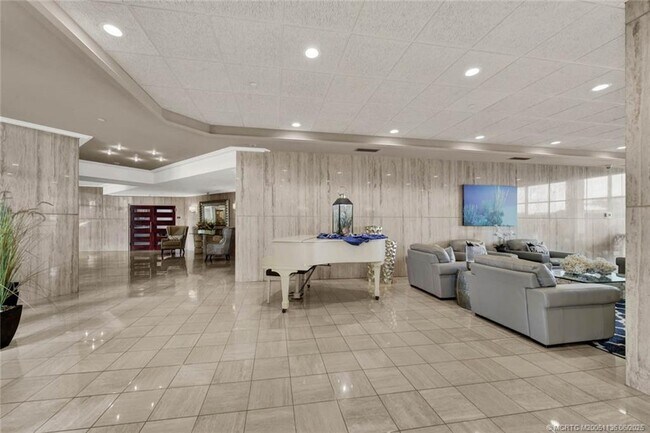 Building Photo - 9650 S Ocean Dr