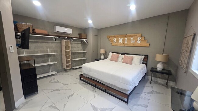 Building Photo - 15400 SW 237th St