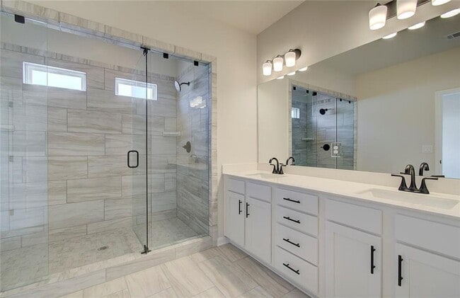 Building Photo - 4561 Cypress Pk Dr