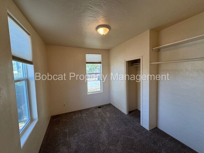 Building Photo - 117 E Adams St