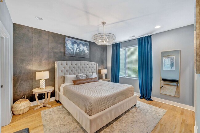 Building Photo - 2716 Delaware Ave