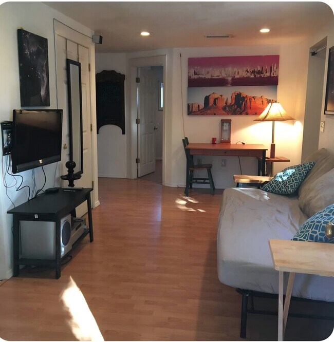 Building Photo - 2-112 S Florence St