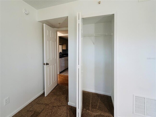 Building Photo - 1114 S Pine Ridge Cir