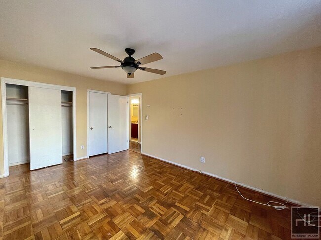 Building Photo - Large 1 bedroom with private patio