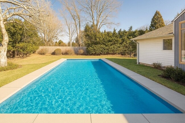 Building Photo - 89 Pantigo Rd