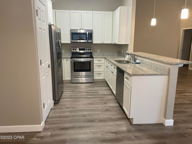 Building Photo - 102 Michelle Ct