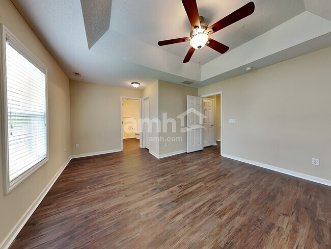 Building Photo - 1308 Silver Dr