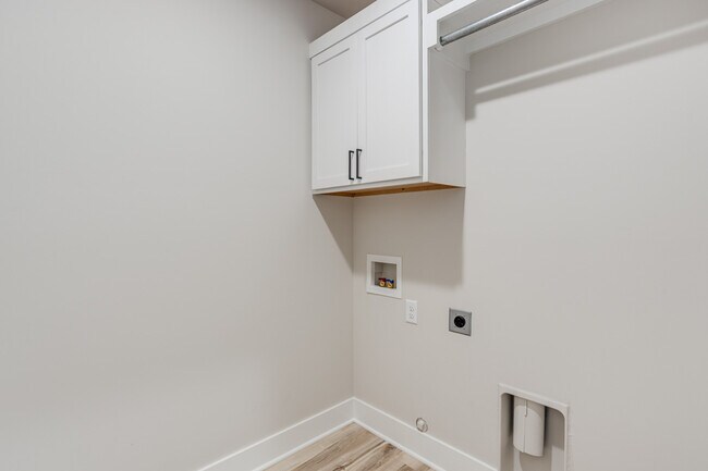 Building Photo - 8541 W 37th St N