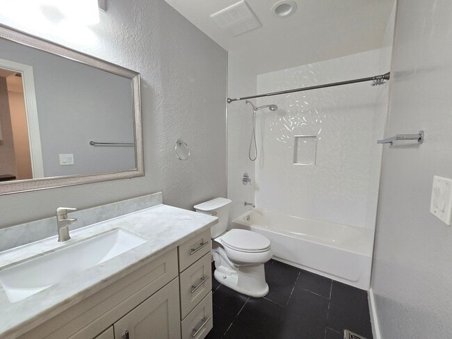 Building Photo - Spacious Home Across from Cataldi Park – 3...