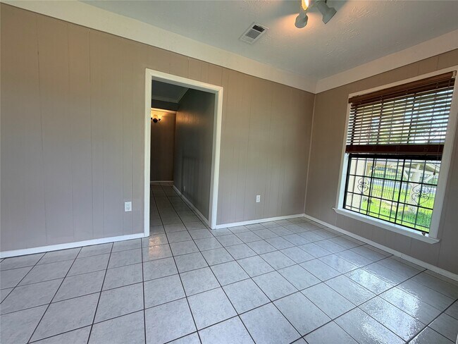 Building Photo - 3402 Cochran St