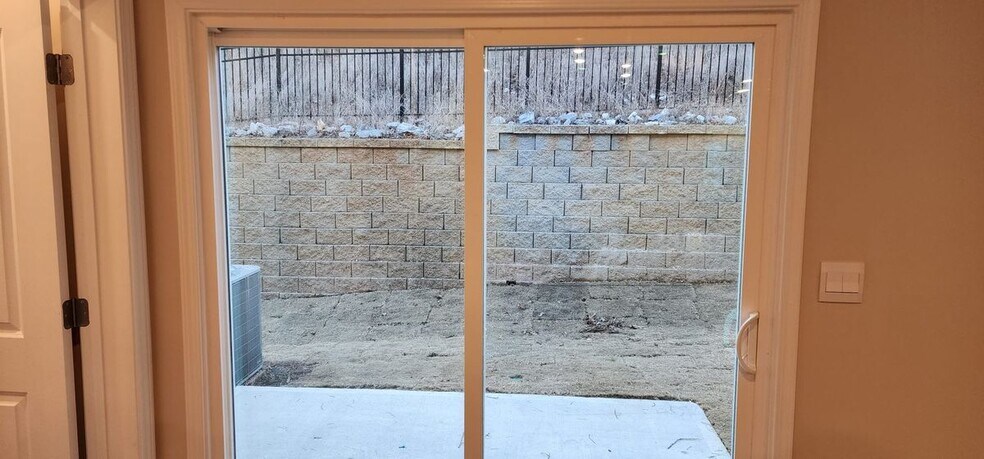 Building Photo - 112 Cedar Ln