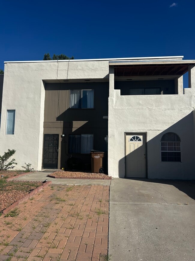 Building Photo - 1620 Birch Ct