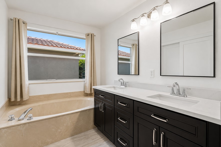 Building Photo - 5477 Queenship Ct