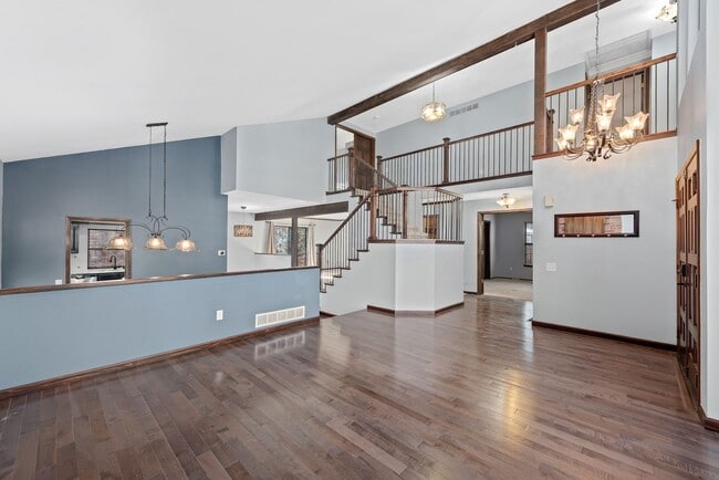 Building Photo - Ken Caryl Perfection