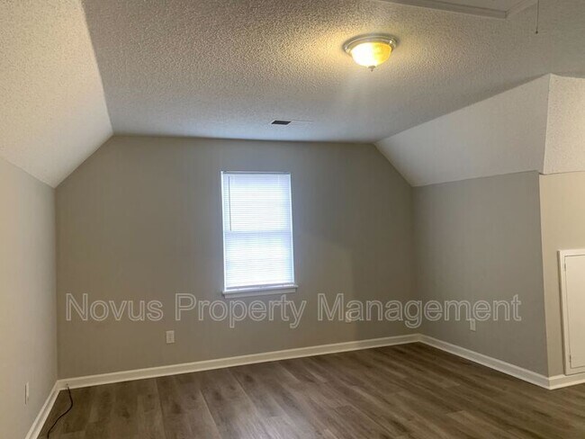 Building Photo - 88 River Ridge Dr