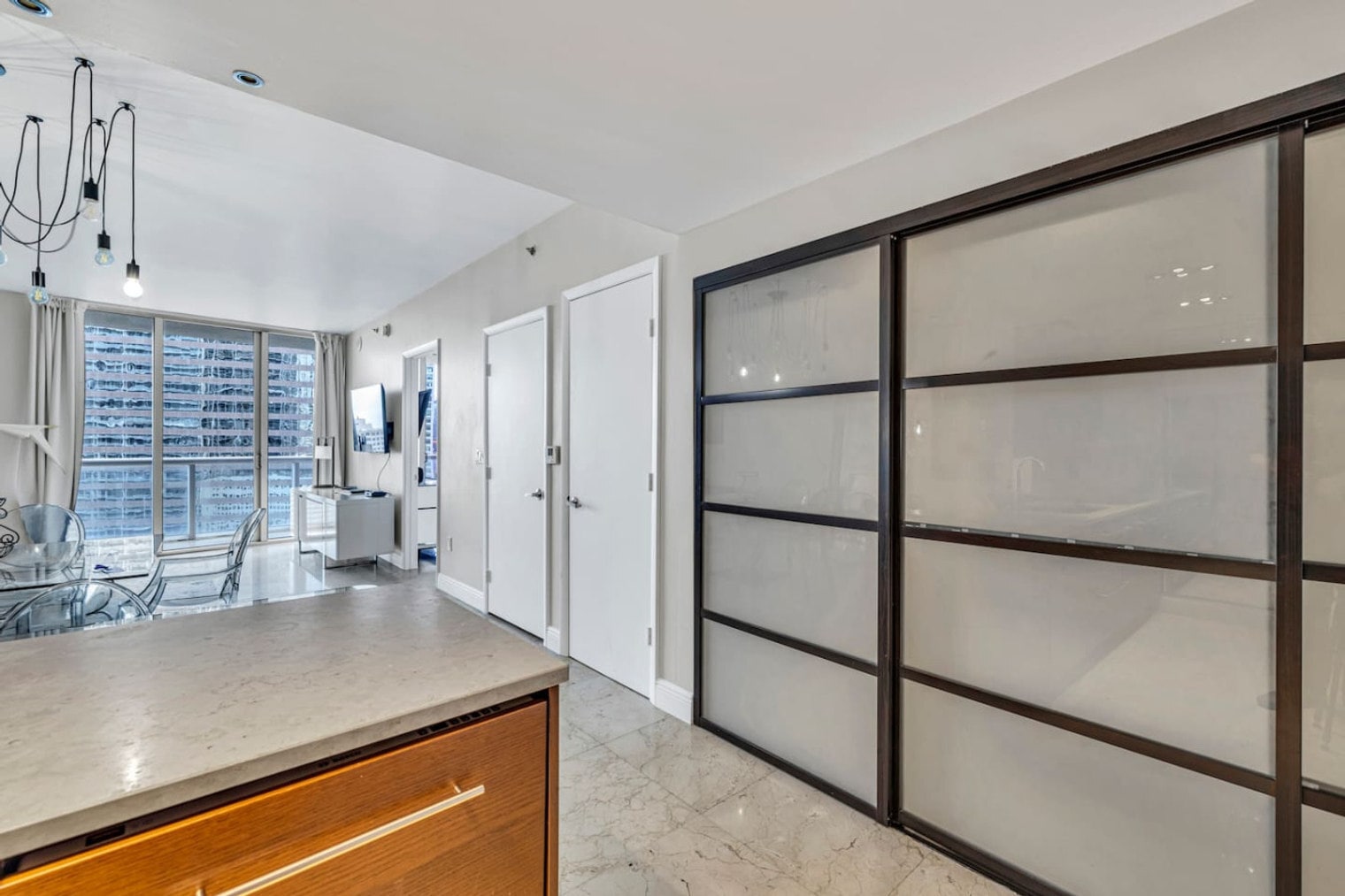 Building Photo - 481 Brickell Ave