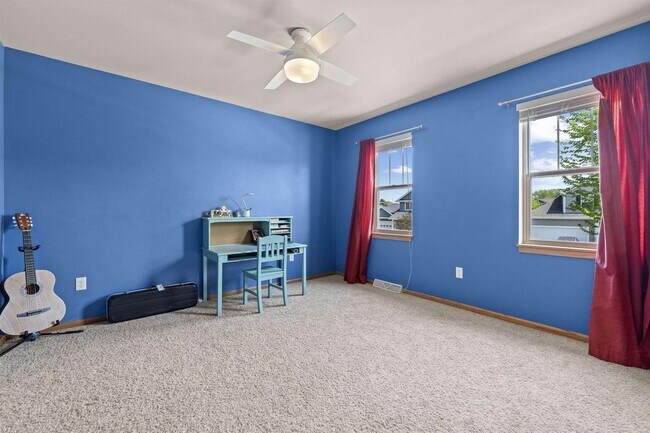 Building Photo - 260 N Mallard Dr