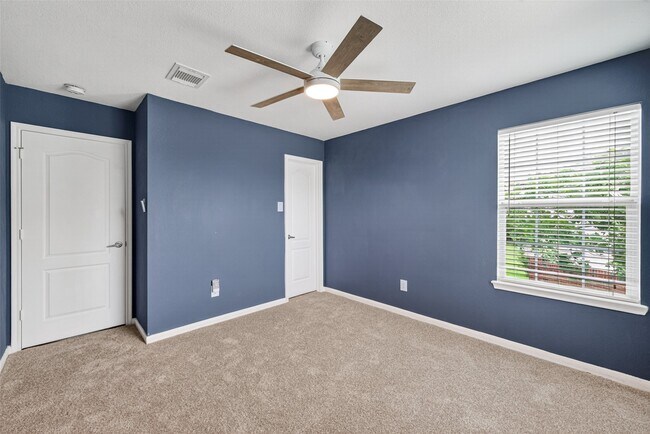 Building Photo - 3934 Brook Garden Ln