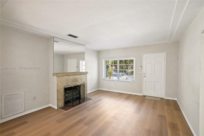 Building Photo - 2460 SW 24th St