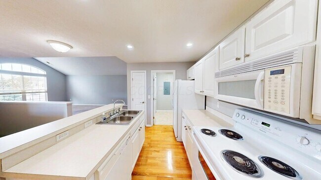 Building Photo - 5604 Vintage Pl