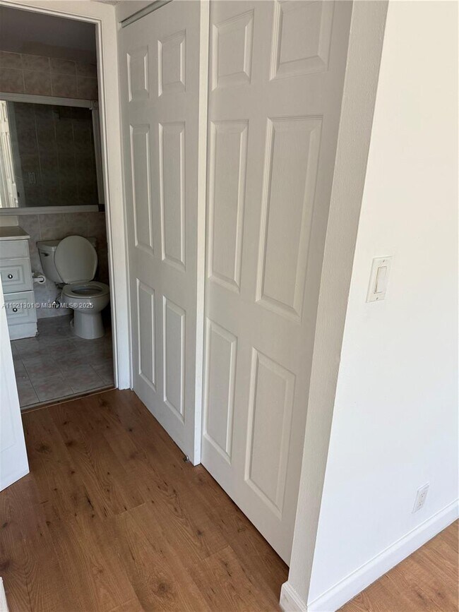 Building Photo - 2025 NE 164th St