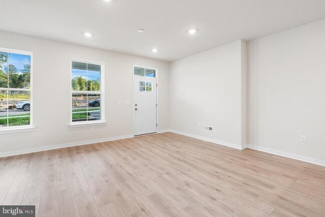 Building Photo - 808 Graphite Dr