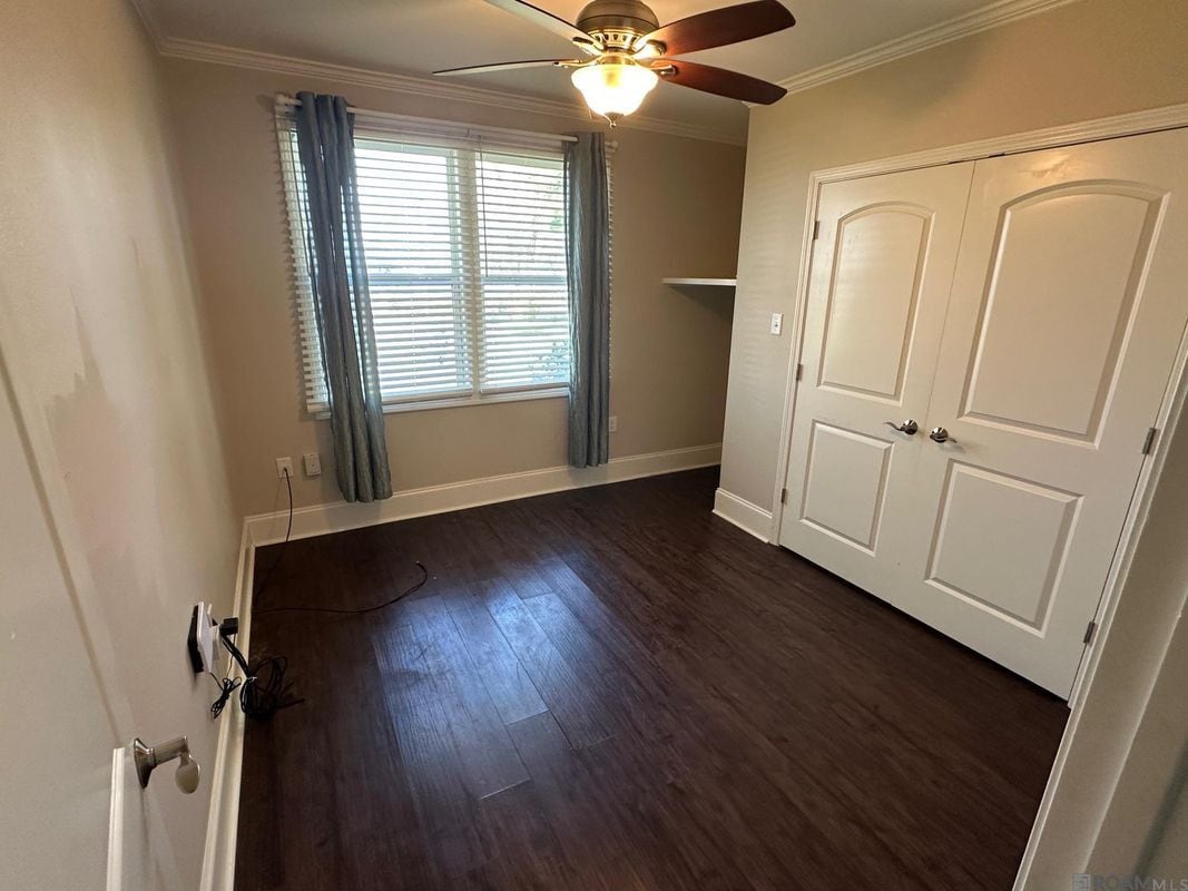 Building Photo - 9620 Island Rd