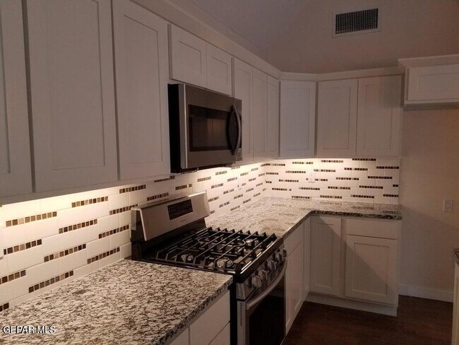 Building Photo - 129 S Apache Gold Lp