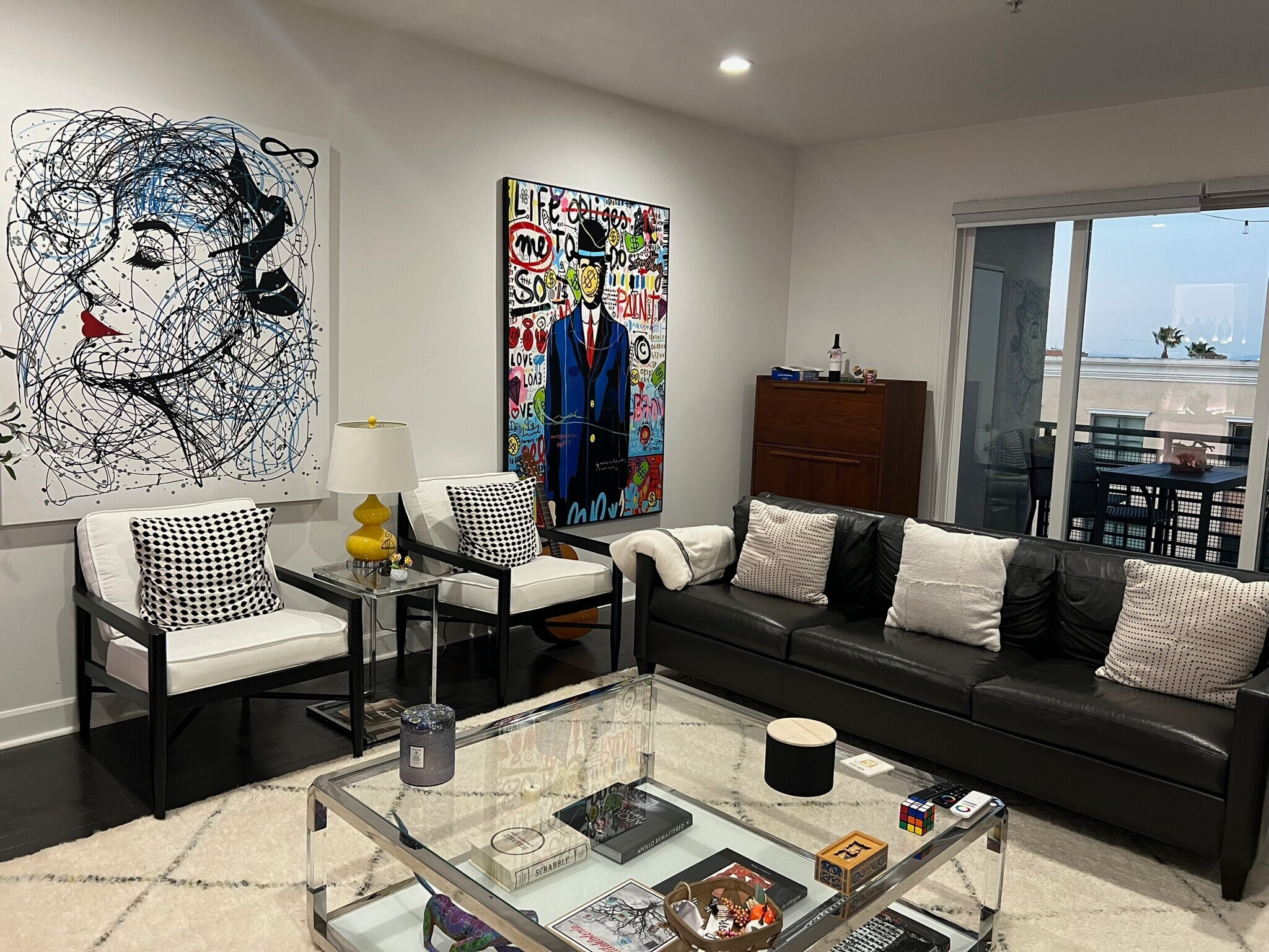 Building Photo - 300 E 4th St