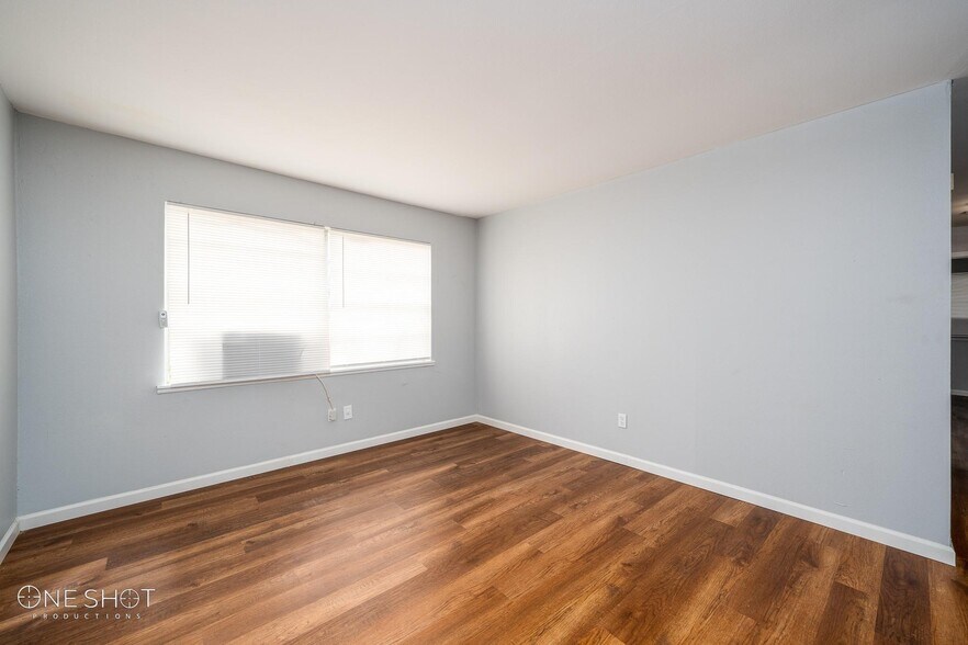 Building Photo - 525 N Bowie Dr